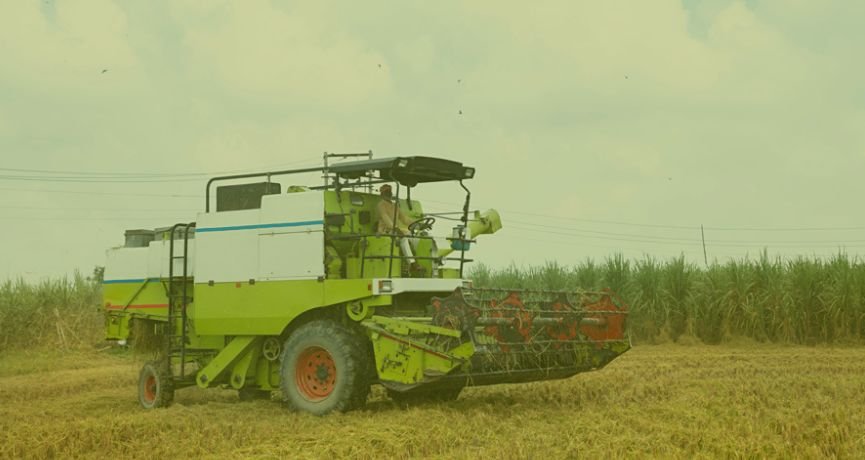 Farmer sharing experience with VISHAL 495 President 4x4